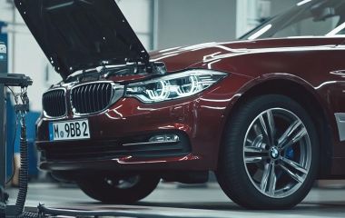 Ошибка BMW 93B2: неисправность клеммы аккумулятора безопасности